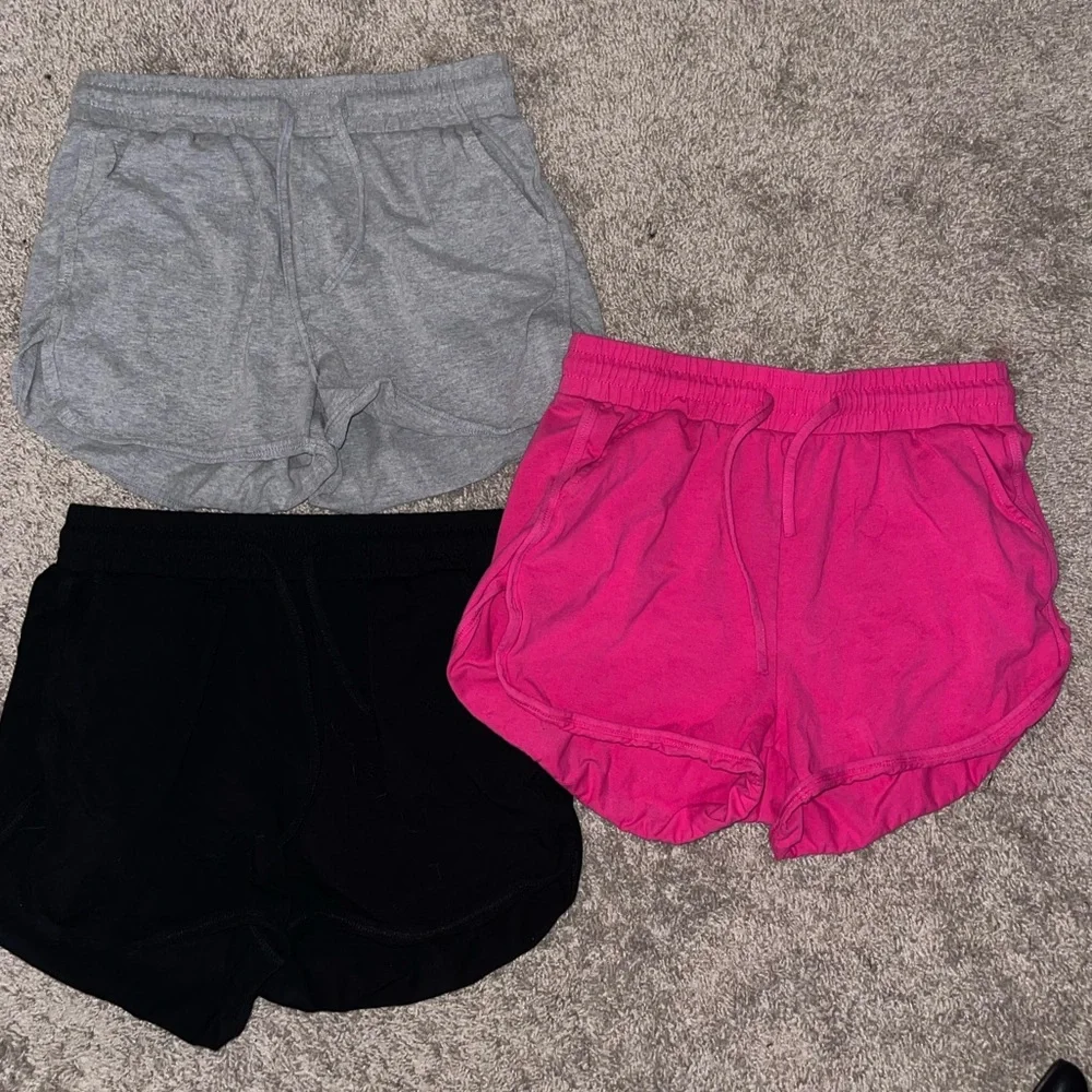 Shorts - Picture 1 of 2